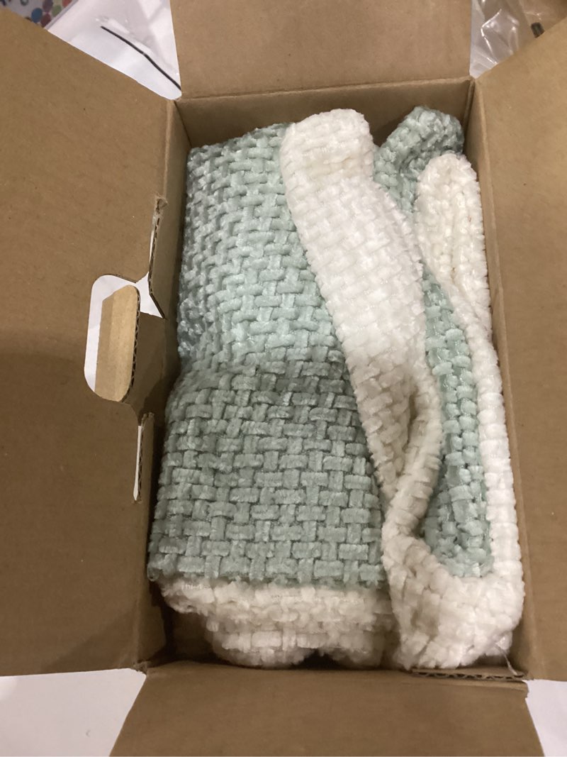 Condition photo showing Good Condition for MIULEE Boho Farmhouse Throw Pillow Covers 18x18 Inch Set of 4 Rustic Mordern Neutral Cushion Covers Soft Corduroy Nordic Home Decor for Couch Bed Sofa Living Room Brown 18" x 18" (Pack of 4) Brown