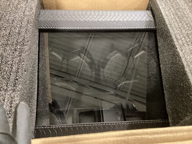 https://lotting-media.assets.bidfta.com/lotting_db379af1-0cbd-4a02-bc72-eea674c41c0d