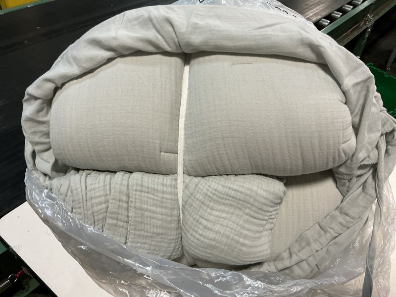 Condition photo showing Good Condition for organic cotton gauze duvet cover, king/cal king, white