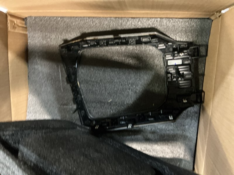 Condition photo showing Good Condition for Real Carbon Fiber Central Control Gear Box Side Cover Panel Frame Trim for BMW G20/G21/G22/G23/G26 3