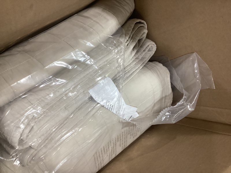 Condition photo showing Good Condition for WDCOZY 100% Pre-Washed Cotton King Size Quilt Set - White Ruffle Box Soft Lightweight Bedspread, Textured Like Linen, Farmhouse Country Rustic Coverlet, Shabby Chic Gauze Bedding, 3 Pieces White California King (118"x106")