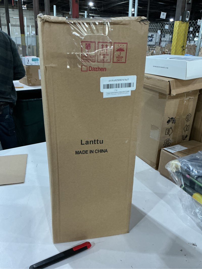 Condition photo showing Good Condition for 2 pcs Lantern set