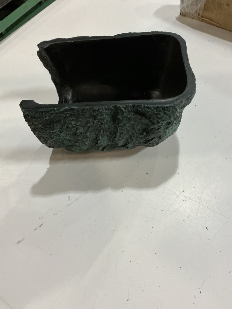 Condition photo showing Good Condition for hide cave aquarium decorations-premium resinous natural hideout fit for aquariums & terrariums, reptiles, amphibians, fish playground