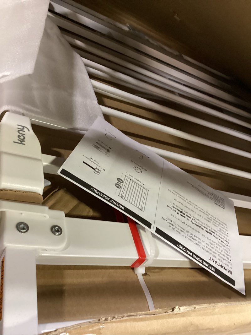 Condition photo showing Good Condition for keny 29"-42.5" Baby Gate for Stairs, Auto Close Safety Dog Gate, Pressure Mounted Easy Walk Through Pet Gate for Doorways, Durable Stair Gate, 30" Tall, White White 29-42.5"Wide, 30"Tall