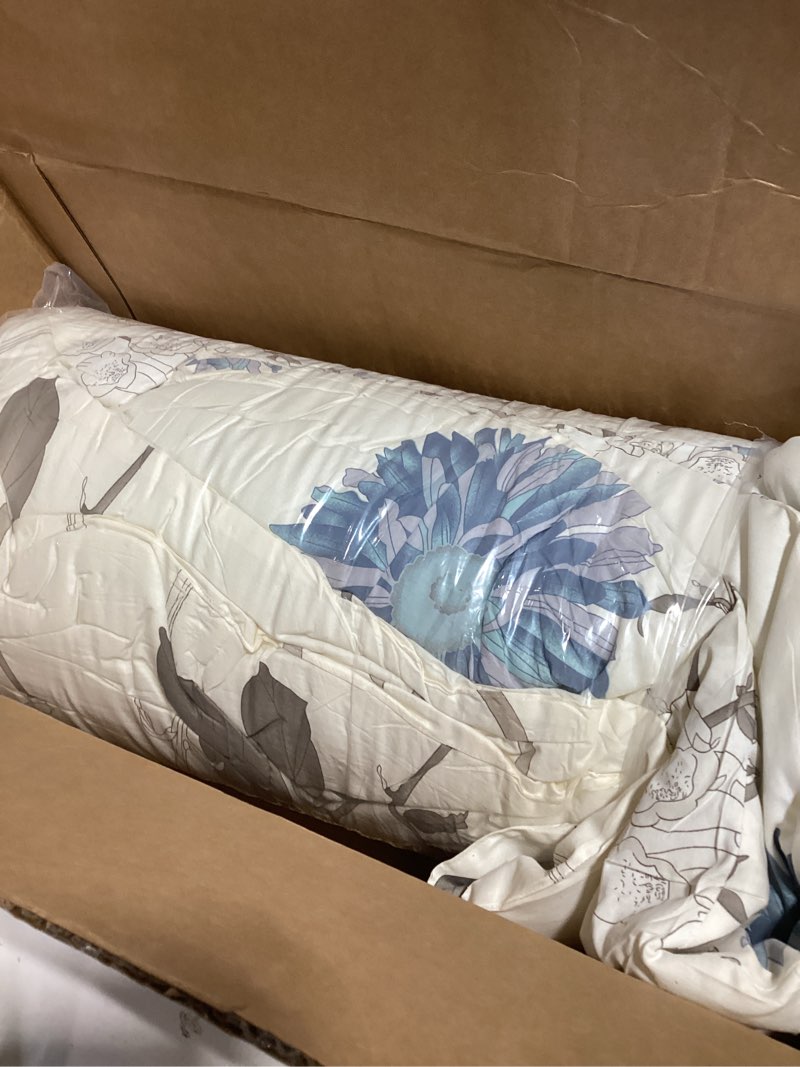 Condition photo showing item condition for Comforter King Size Set – White Blue Floral Brown Leaf Bedding, Soft & Breathable Cotton Shell Comforter, All-Season Down-Alternative Filling, 1 Comforter & 1 Pillow Sham King White Blue Brown Floral