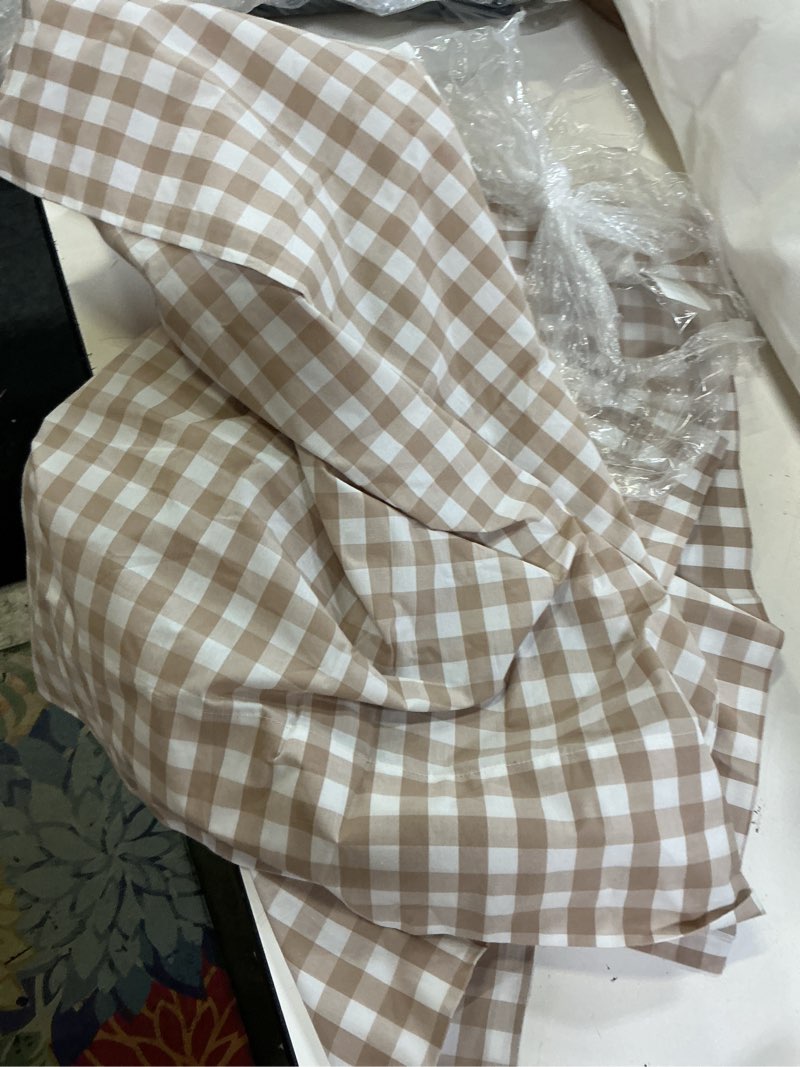 Condition photo showing Good Condition for organic crisp percale gingham pillowcase cafe 20in x 27in