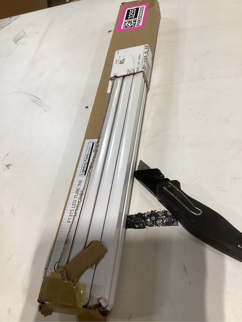 Condition photo showing Good Condition for 8 pack 21 inch f13t5/dl led replacement bulbs, 6500k daylight, t5 led 9 watt replace fluorescent bulb with led, replacement tube for counter and cabinet fixture 6500k daylight 8 pack