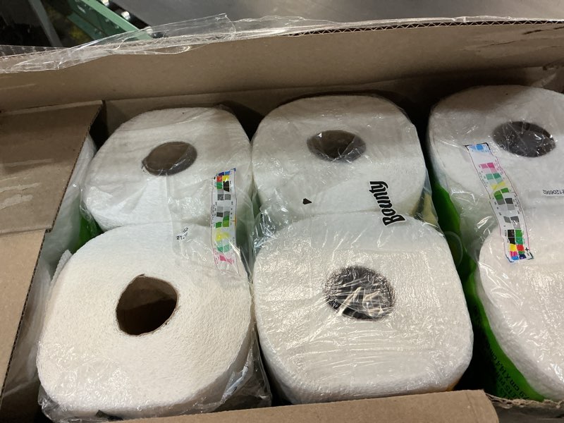 Condition photo showing New/Like New for bounty paper towels quick size, white, 16 family rolls = 40 regular rolls family 117 sheet (pack of 16)
