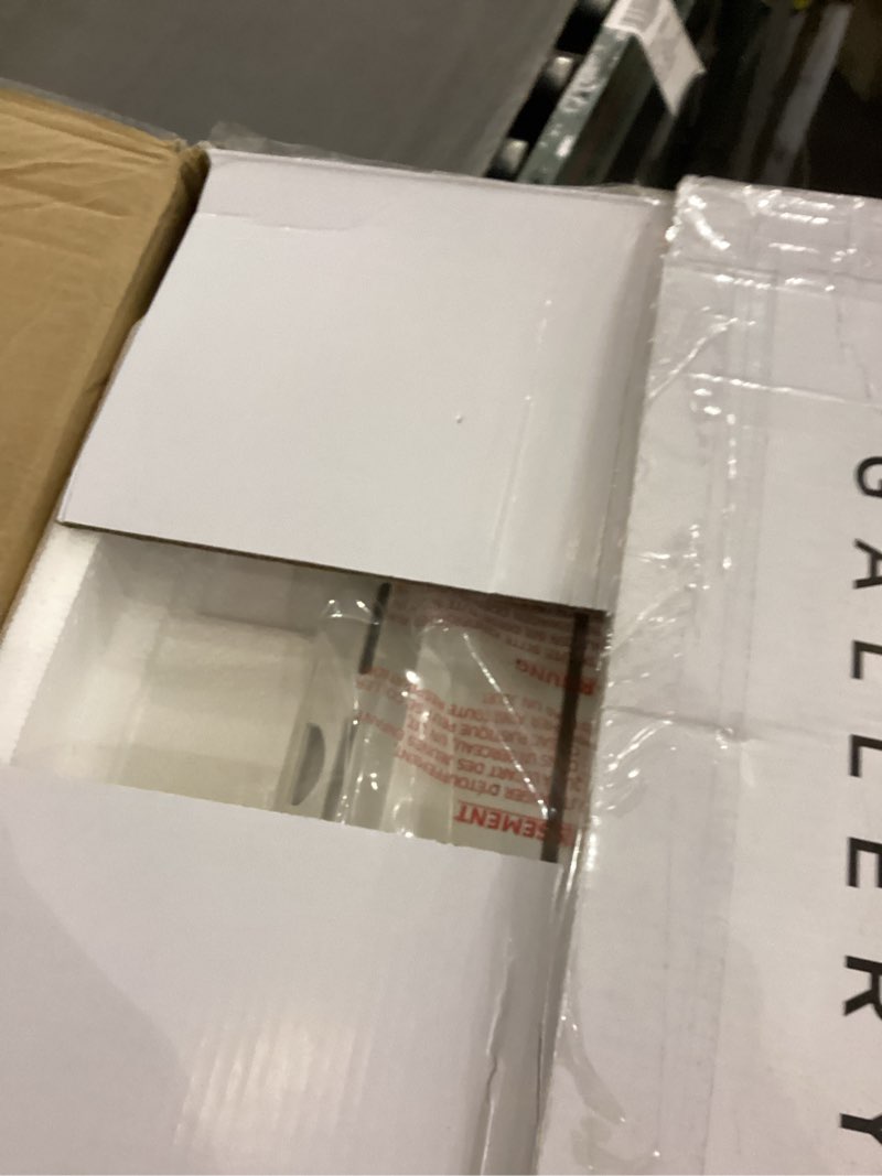 Sphere shaped ice maker