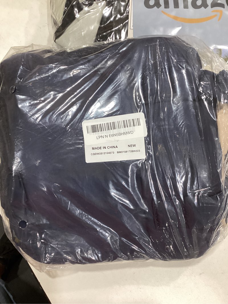 Condition photo showing Good Condition for bagsmart makeup bag puffy fabric toiletry bag, removable partition & hanging hook, cosmetic bag for travel-sized shampoo, conditioner, brushes set, makeup accessories, medium capacity, navy blue navy blue large