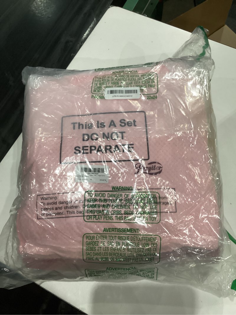 Condition photo showing Good Condition for Peryiter 32 Pcs Bath Towels and Washcloths 6 Sets Microfiber Coral Velvet Highly Absorbent Quick Dry Soft Large Towels for Bathroom Fitness Sports Yoga Travel Spa Shower Hotel Gift