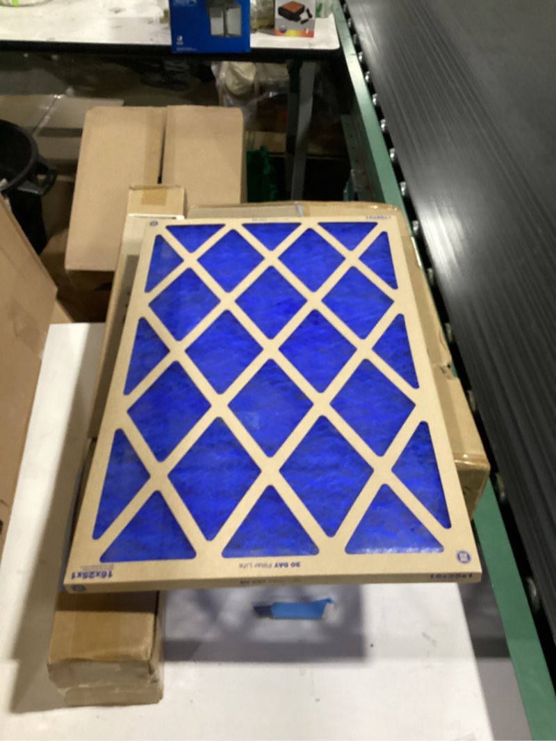 Condition photo showing Good Condition for purafilter 16 in. w x 20 in. h x 1 in. d polyfiber 5 merv flat panel filter 1 pk