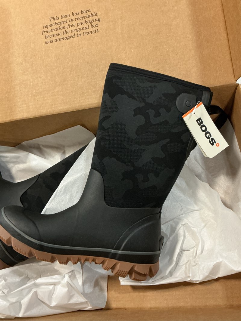 Condition photo showing Good Condition for whiteout tonal camo adjustable calf us 11