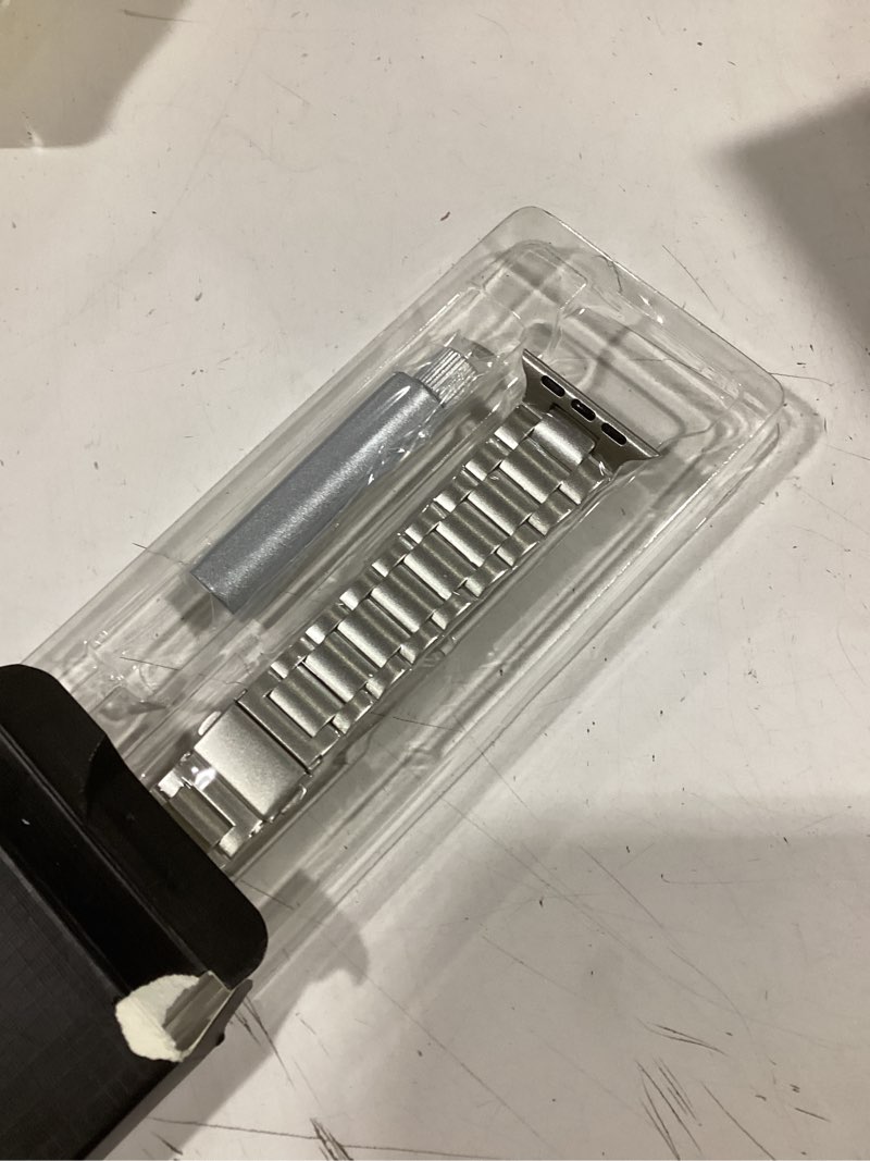 Condition photo showing Good Condition for iiteeology Lightweight Stainless Steel Band Designed for Apple Watch Series 1-11, 42mm, 41mm, 40mm, 38mm, SE2&SE3, Replacement iWatch Bands for Women,Starlight Starlight 42mm(Series 11/Series 10)/41mm/40mm/38mm