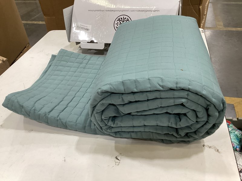 Condition photo showing Good Condition for southshore fine linens - vilano springs oversized 3 piece quilt set, king/california king, steel blue (teal)