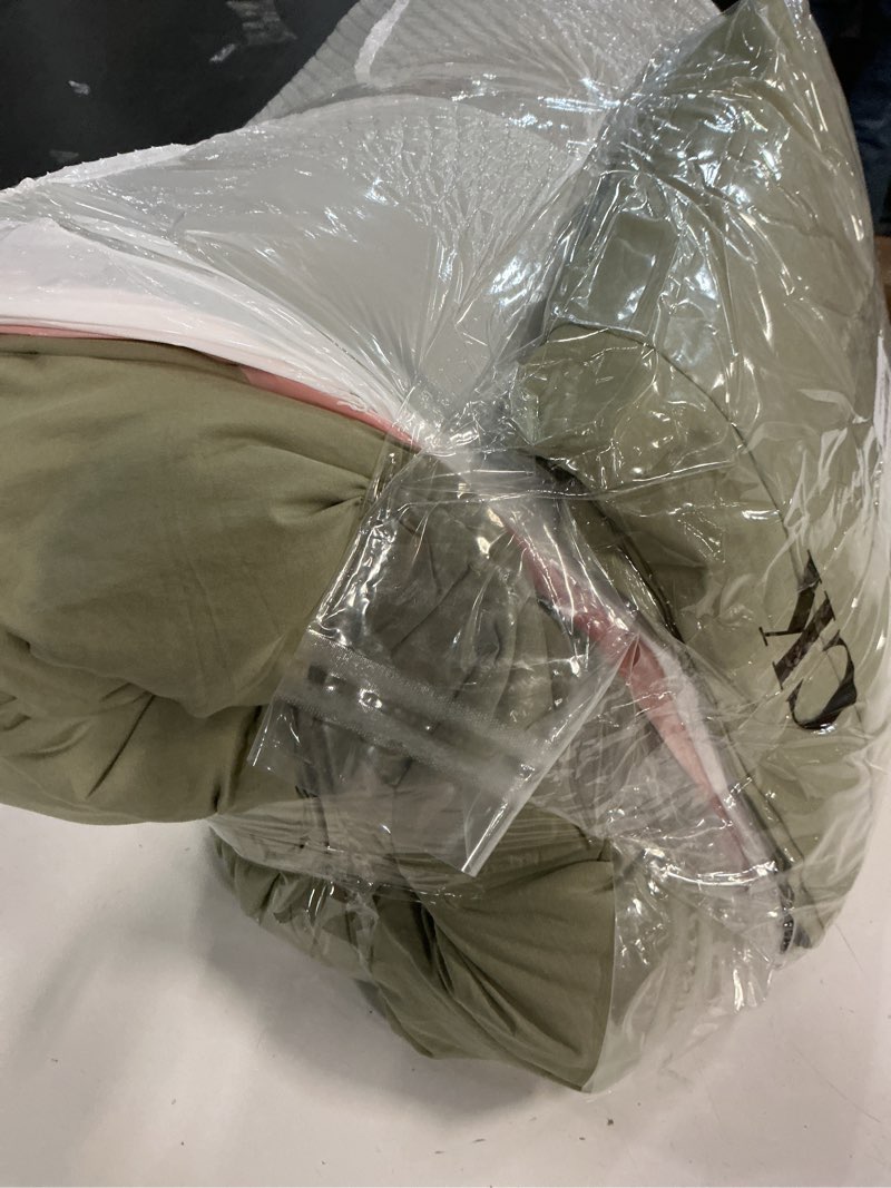 Condition photo showing Good Condition for wrensonge california king size comforter set- 7 pieces sage green bed in a bag with comforter, fitted sheet, flat sheet, 2 pillow shams, 2 pillowcases, warm bedding sets for all season sage green california king (104"x96")