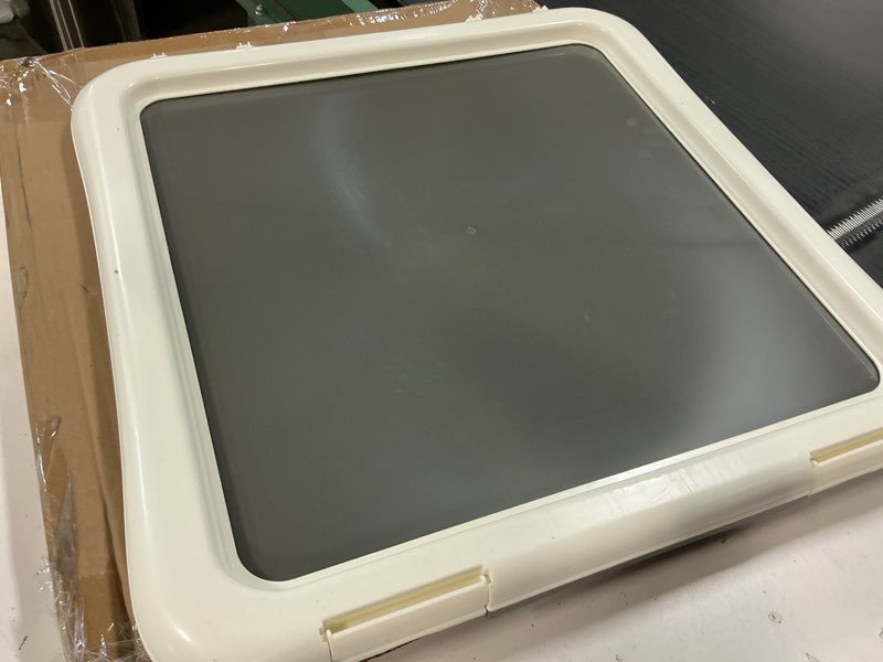 Condition photo showing Good Condition for Amazon Basics Dog Training Pad Holder,Secured Latches,Extra Thick and Non-Slip, Recycled Plastic, 61 cm, S, White and Charcoal