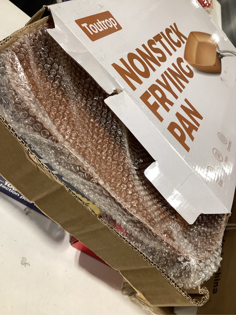 Condition photo showing Good Condition for Non-Stick Copper Square Frying Pan, 12" Chef Skillet with Ceramic Coating, Oven Dishwasher Safe, PFOA-Free, Home Use for All Stoves 12 Inch