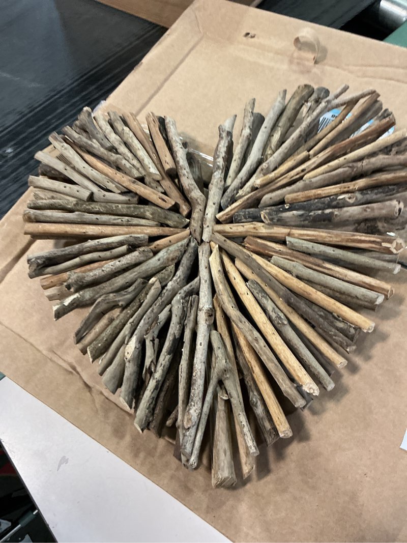 Condition photo showing Good Condition for 3R Studios Driftwood Heart Shaped Wall Sculpture
