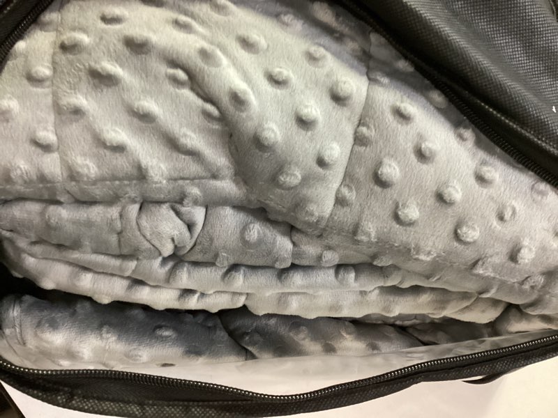 Condition photo showing Good Condition for Weighted Blanket Queen 20lbs for Adult(60"×80",Gray) Breathable Soft Minky Weighted Throw Blanket for All Season,Heavy Blanket with Premium Glass Beads Gray 60"×80"-20lbs