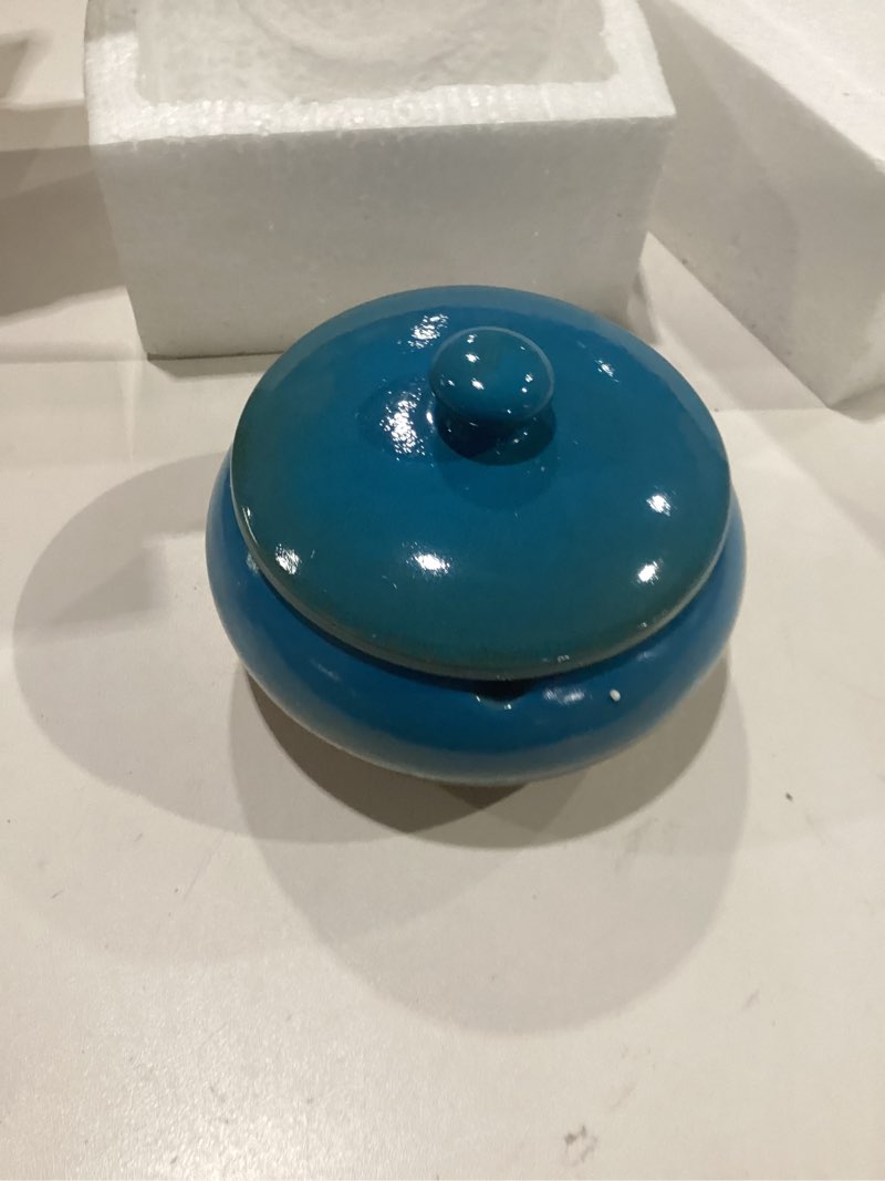 Condition photo showing As Is for damaged lependor ceramic ashtray with lids, windproof, ashtray for indoor or outdoor use?ash holde