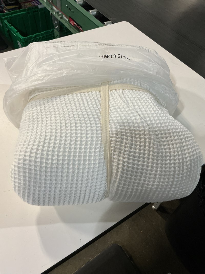 Condition photo showing Good Condition for organic waffle duvet cover set, full/queen, white