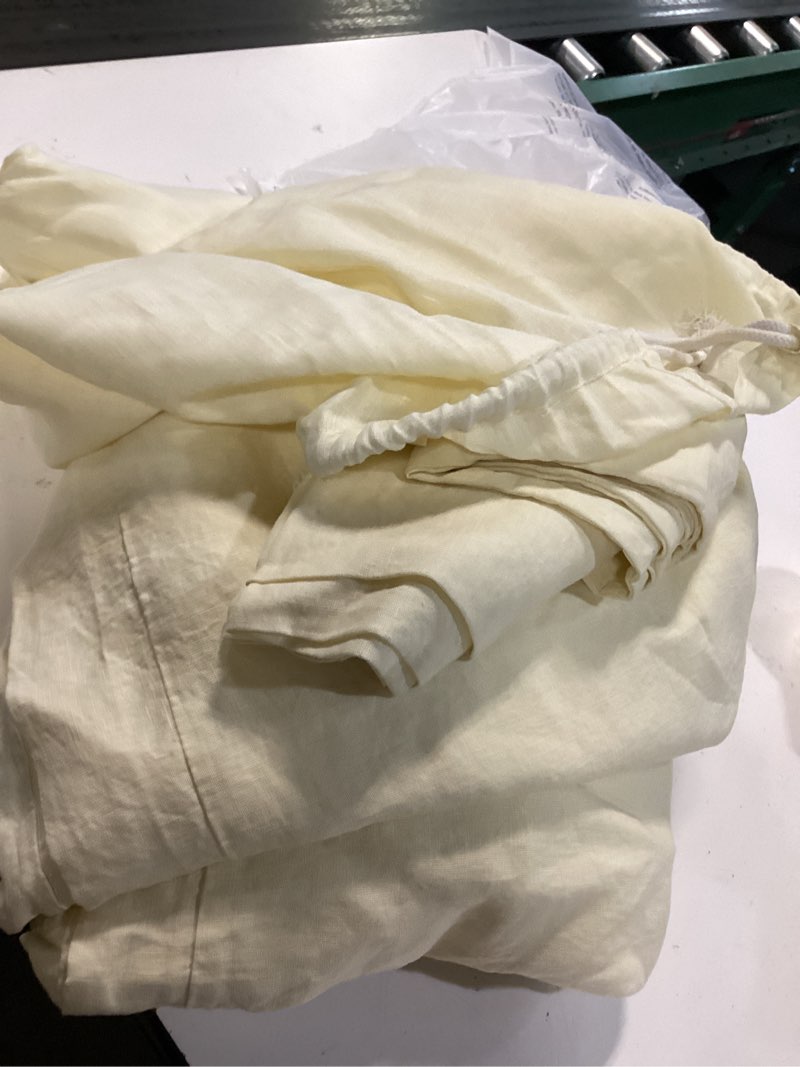 Condition photo showing Good Condition for european linen duvet cover set , queen