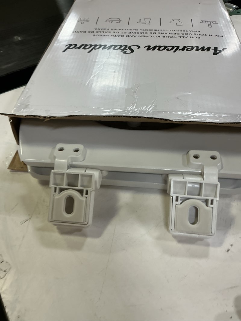 Condition photo showing Good Condition for american standard toilet seat