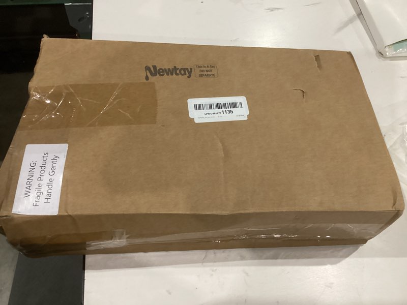 Condition photo showing New/Like New for 100pcs 6oz Small Plastic Dessert Bowls Ice Cream Bowls Reusable Flower Shaped Party Serving Elegant Buffet Serving Cups for Nuts, Salad, Fruit, Snacks and Yogurt (Pink) 100 Pink