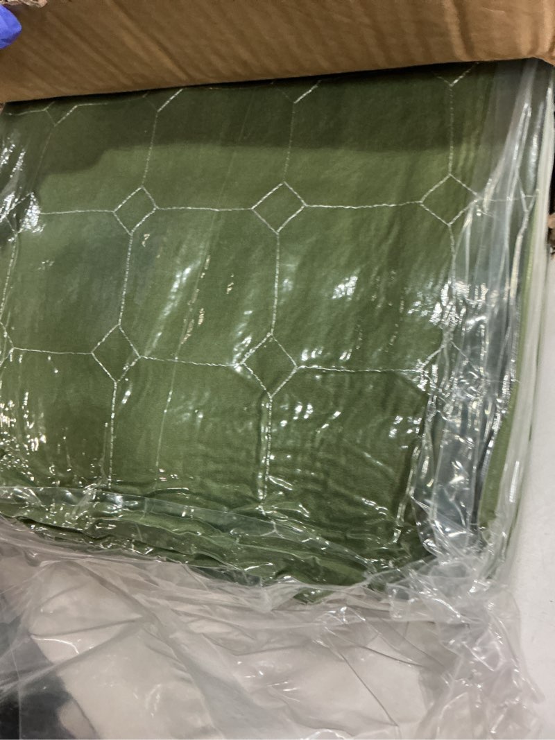 Condition photo showing New/Like New for Japanese Floor Mattress Twin, Anti-Slip Japanese Futon Foldable Tatami Mat for Guests, Green Twin (80"L x 39"W) A Green?3" Th + Non-slip Bottom?