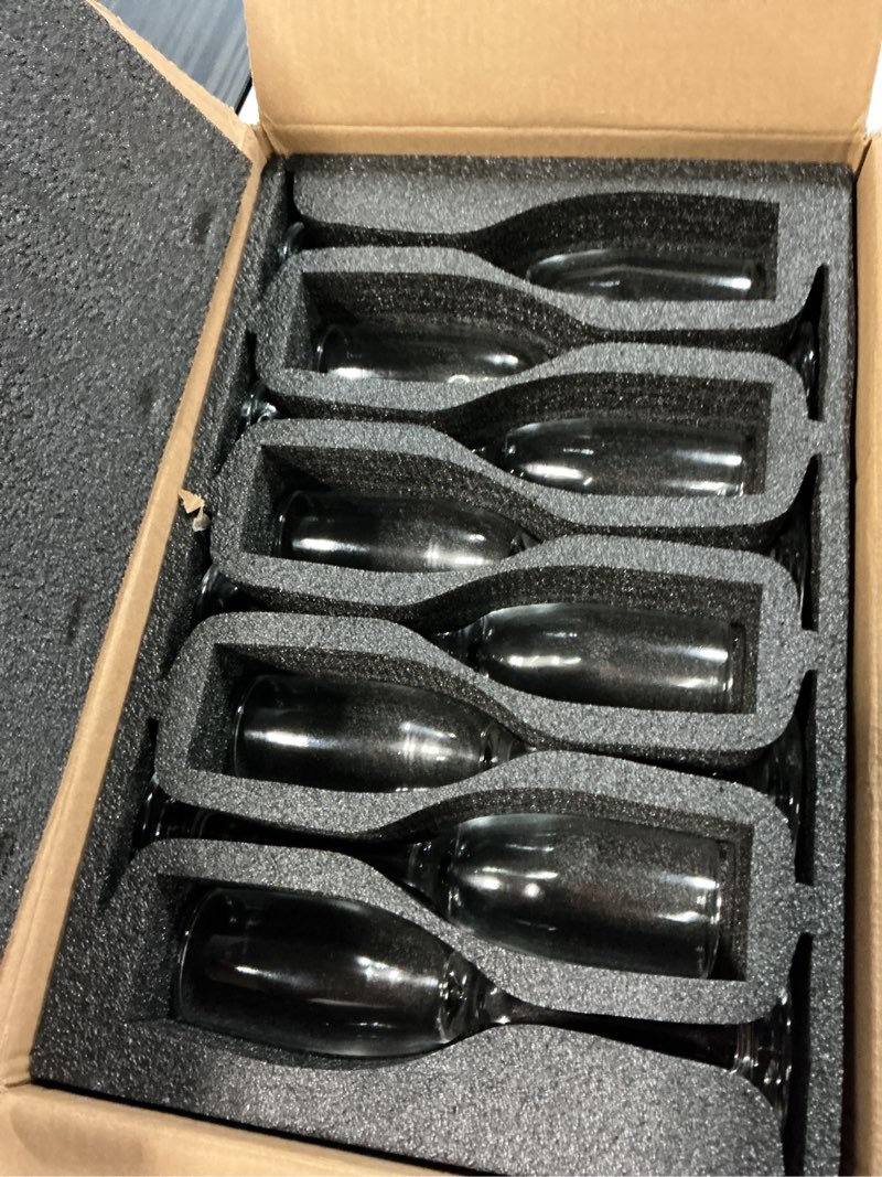 Condition photo showing As Is for sun gkotta 16pcs champagne flutes glasses?6.7oz champagne flutes bulk with classic design,long stem