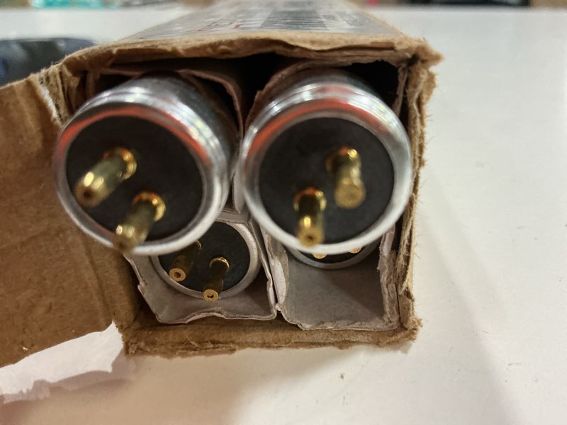 Condition photo showing New/Like New for 21 inch f13t5/850 led replacement bulbs, 5000k daylight white, t5 led 9 watts replace fluorescent bulb with led, replacement tube for counter and cabinet fixture, 4 pack 5000k daylight white 4 pack