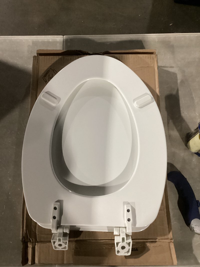 Condition photo showing New/Like New for american standard 5311012.020 laurel elongated wood toilet seat with cover, white white modern