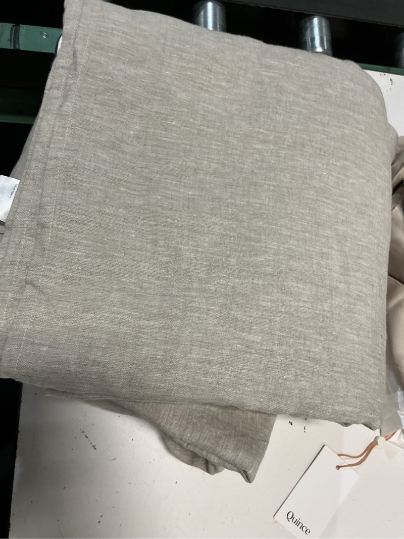 Condition photo showing Good Condition for european linen chambray sheet set full ( missing covers