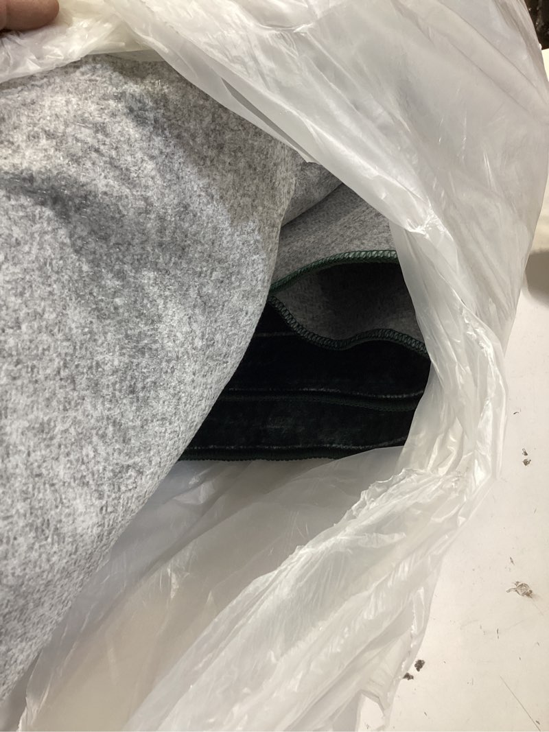 Condition photo showing Good Condition for 10x12 area rugs for living room: floral washable rug vintage large soft boho non-slip carpet stain resistant low pile carpets for bedroom dining room farmhouse nursery hallway home office dark green dark green 10' x 12' (rectangular)