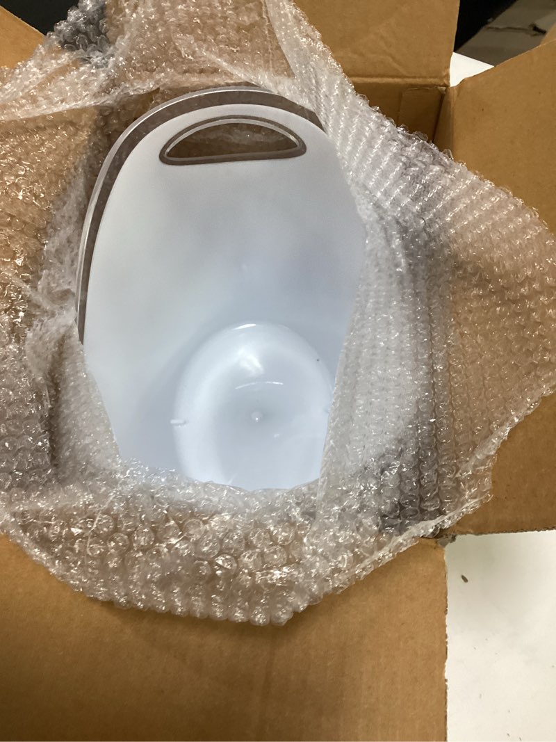Condition photo showing Good Condition for santa barbara design studio champagne/beverage bucket acrylic ice bucket with handles, 10.8" x 8", celebrate