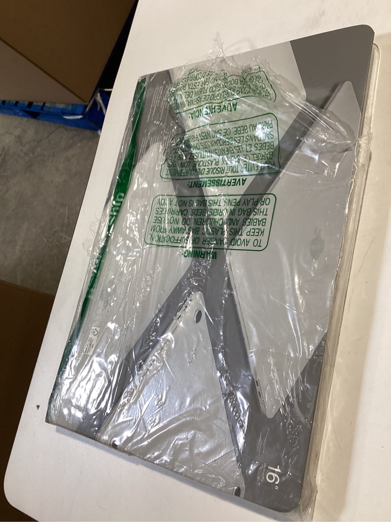 Condition photo showing Good Condition for hardshell dot case for the 2020 16" macbook pro