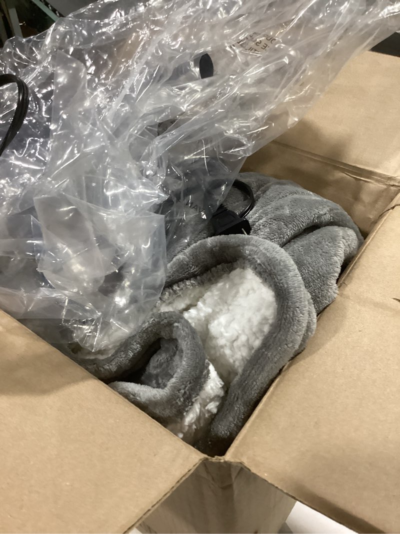 Condition photo showing Good Condition for Similar to Bedsure Heated Blanket Throw Blanket - Fast Heating Electric Blanket, Soft Flannel Heated Throw with 4 Time Settings, 6 Heating Settings, Warm Gifts for Grandma & Grandpa & Seniors (50“x60”, Grey) 01 - Grey Throw