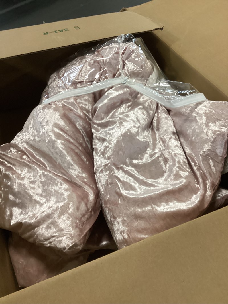 Condition photo showing Good Condition for Comfort Spaces Juliette Luxe Comforter Set Velvet Lush with Soft Brushed Microfiber Reverse, All Season Cozy Velvet Bedding Sets, Fluffy Comforter Bed Set, Matching Sham, Blush Full/Queen 3 Piece