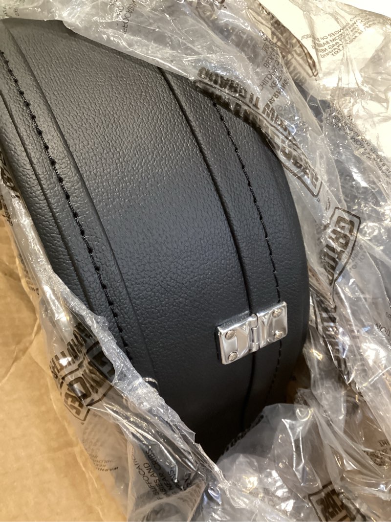 Condition photo showing Good Condition for gator cases traditional series hard-shell wood case for les paul style guitars (gwe-lps-blk)