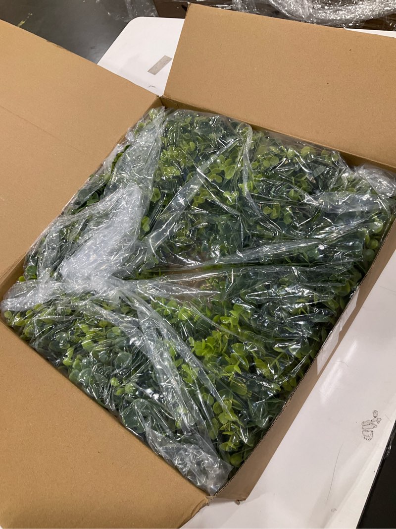 Condition photo showing Good Condition for 26'' boxwood wreath for front door, artificial boxwood leaves wreath for spring and summer, indoor outdoor wall, porch, window, farmhouse home decor