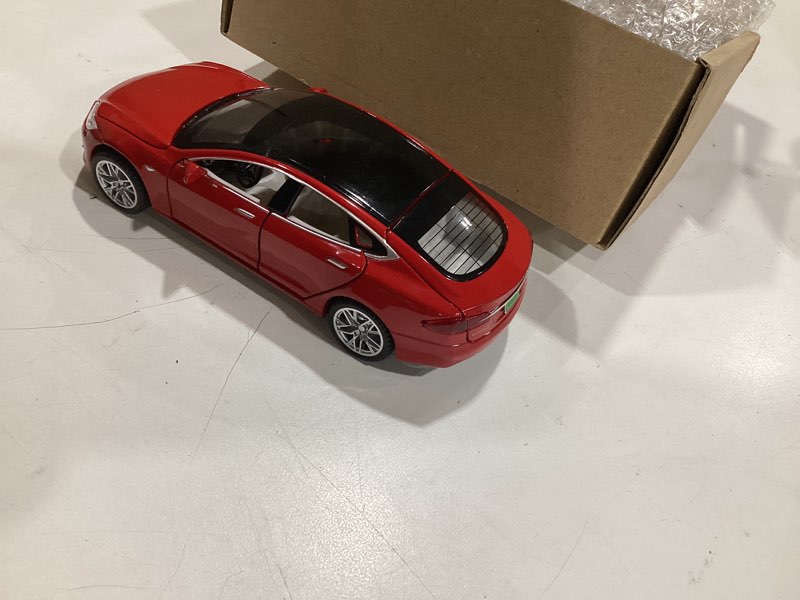 Condition photo showing New/Like New for gidoyi toy car model s alloy model cars pull back vehicles 1/32 scale car toys for toddlers kids (red)