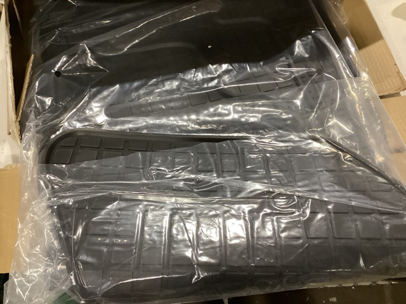 Condition photo showing Good Condition for  Similar to photo Amazon Basics Heavy Duty PVC Faux Rubber Car Floor Mats Universal Deluxe,All Weather Trim To Fit for 95% Automotive SUV Sedans Trucks,4-Piece Solid Black