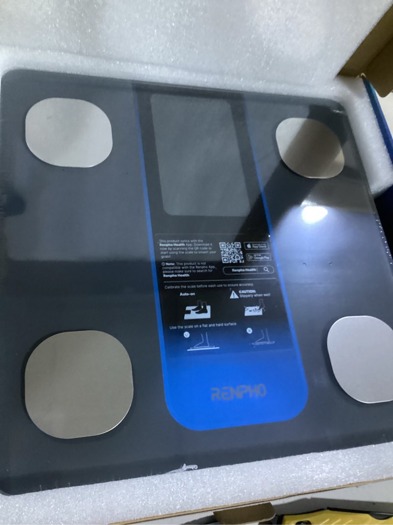 Condition photo showing Good Condition for renpho smart scale for body weight, weight scale with 7-in-1 large display for bmi, body fat, muscle mass, 13 body composition, high accurate bluetooth scale, 500lbs, 11.8", elis 2xl grey