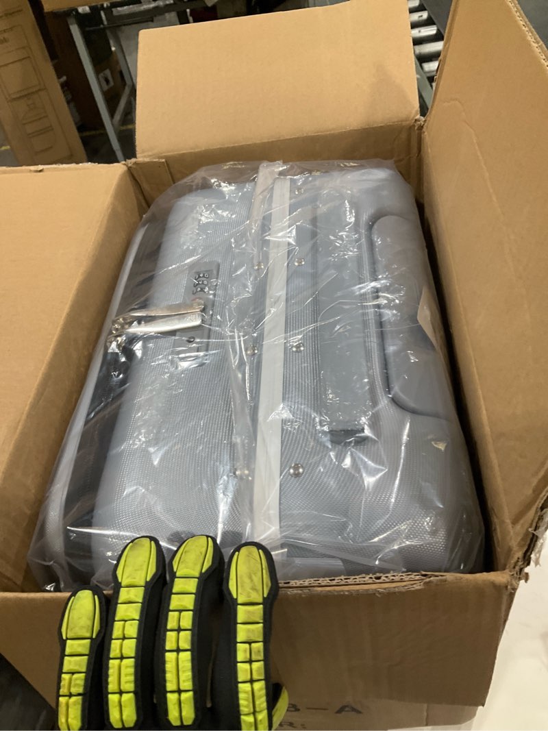 Condition photo showing Good Condition for Suitcase