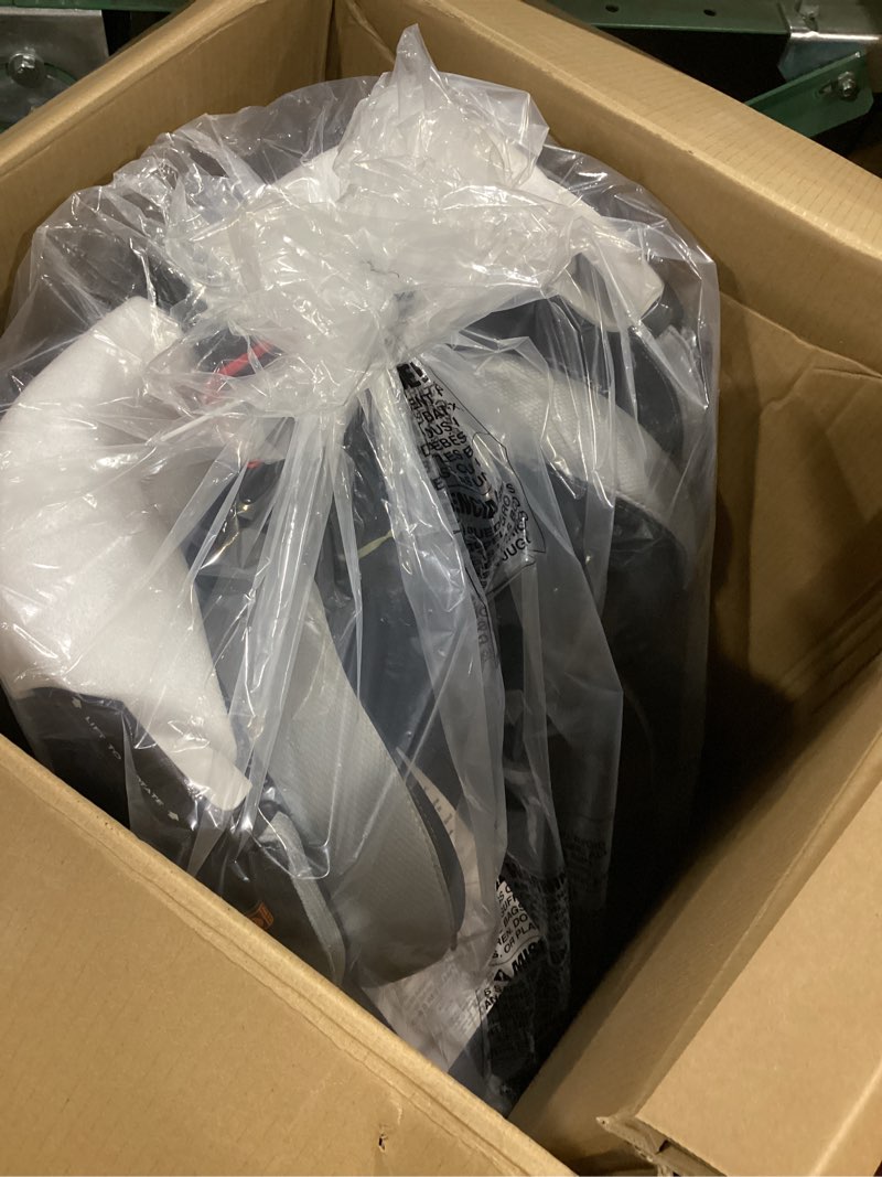 Condition photo showing New/Like New for evenflo revolve360 slim 2-in-1 rotational car seat with quick clean cover (salem black)