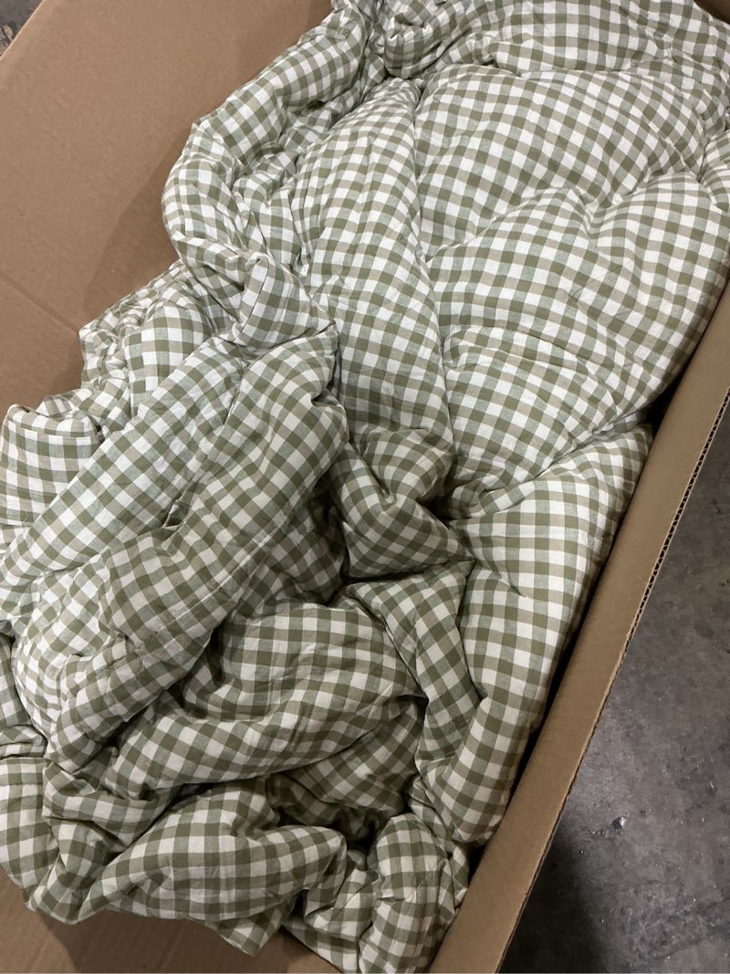 Condition photo showing Good Condition for TOCOMOA Green Gingham Duvet Cover Bedding Set 100% Washed Cotton Like Linen Feel Super Soft Comfortable 2 Piece Vintage Plaid Checkered Comforter Cover Set (Twin 68"x90", Comforter Not Included) Green Gingham Twin 68x90