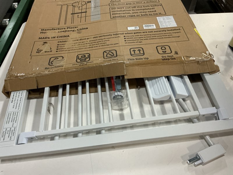 Condition photo showing Good Condition for Cumbor 29.7-46" Baby Gate for Stairs, Toddler Safety Essentials for The House, Auto Close Dog Gate for Doorways, Mom's Choice Awards Winner-Easy Install Pressure Mounted Pet Gates for Dogs, White White 29.7"-46"W x 30.5"H
