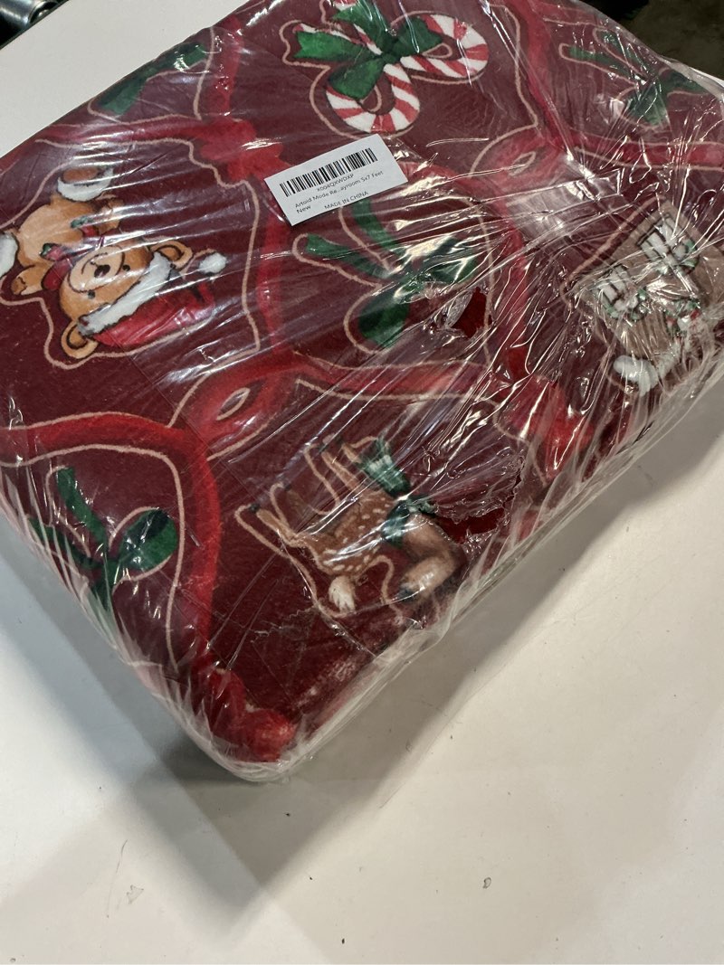 Condition photo showing New/Like New for Artoid Mode Red Xmas Ball Bear Christmas Area Rug, Winter Home Decor Low-Profile Non-Slip Washable Large Rug for Living Room Bedroom Farmhouse Dining Room Kids Playroom 5x7 Feet 5' x 7' Red