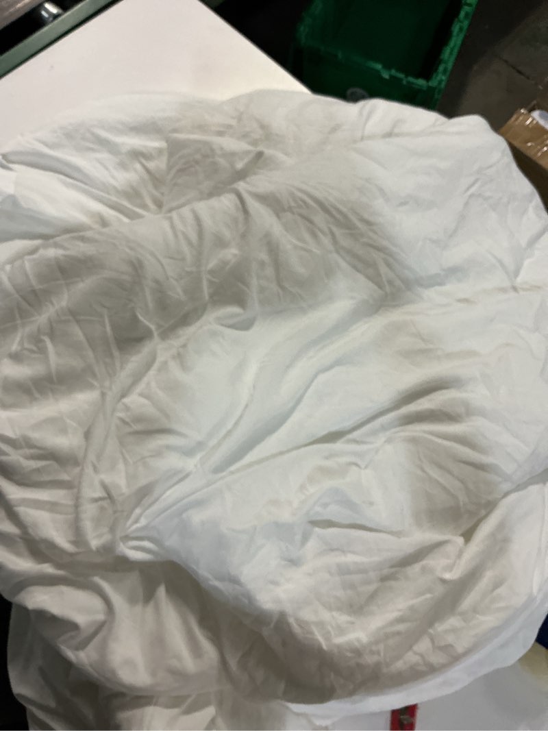 Condition photo showing As Is for bedsure queen comforter, white soft prewashed bedding for all seasons, s gentlesoft™ bed set, 1 lightweight comforter (90\"x90\") and 2 pillowcases (20\"x26\") queen(90\"x90\") 02 - white